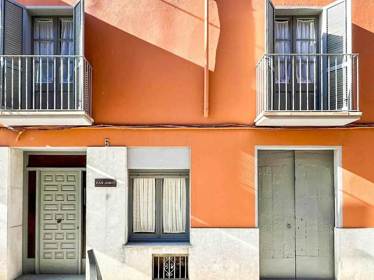 Сasa de vacaciones Can Janot Casa con jardín cerca del lago Banyoles hasta 10 personas